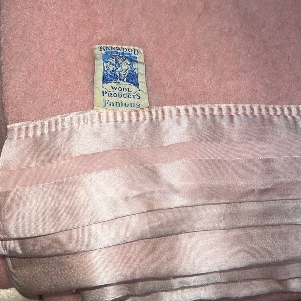 Kenwood Wool Products Dusty Pink Satin Trim Mothproofed Blanket 71” x 84”